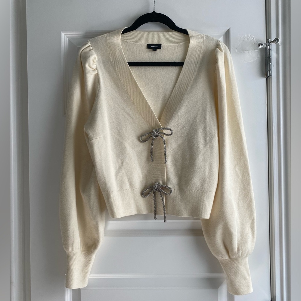Express Cream Cardigan with V-Neck and Balloon Sleeves